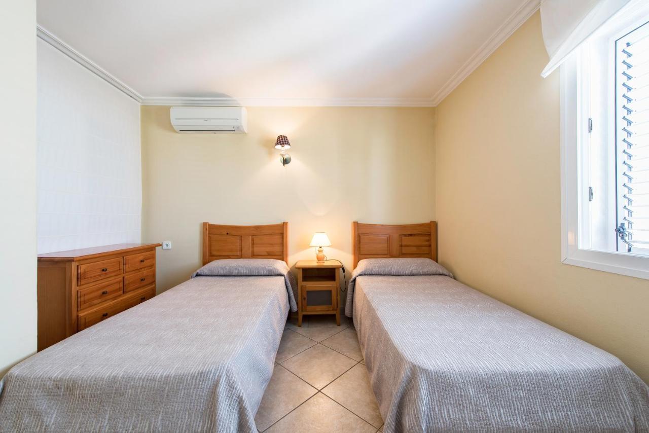 Apartamentos Es Cane Es Cana Eksteriør bilde