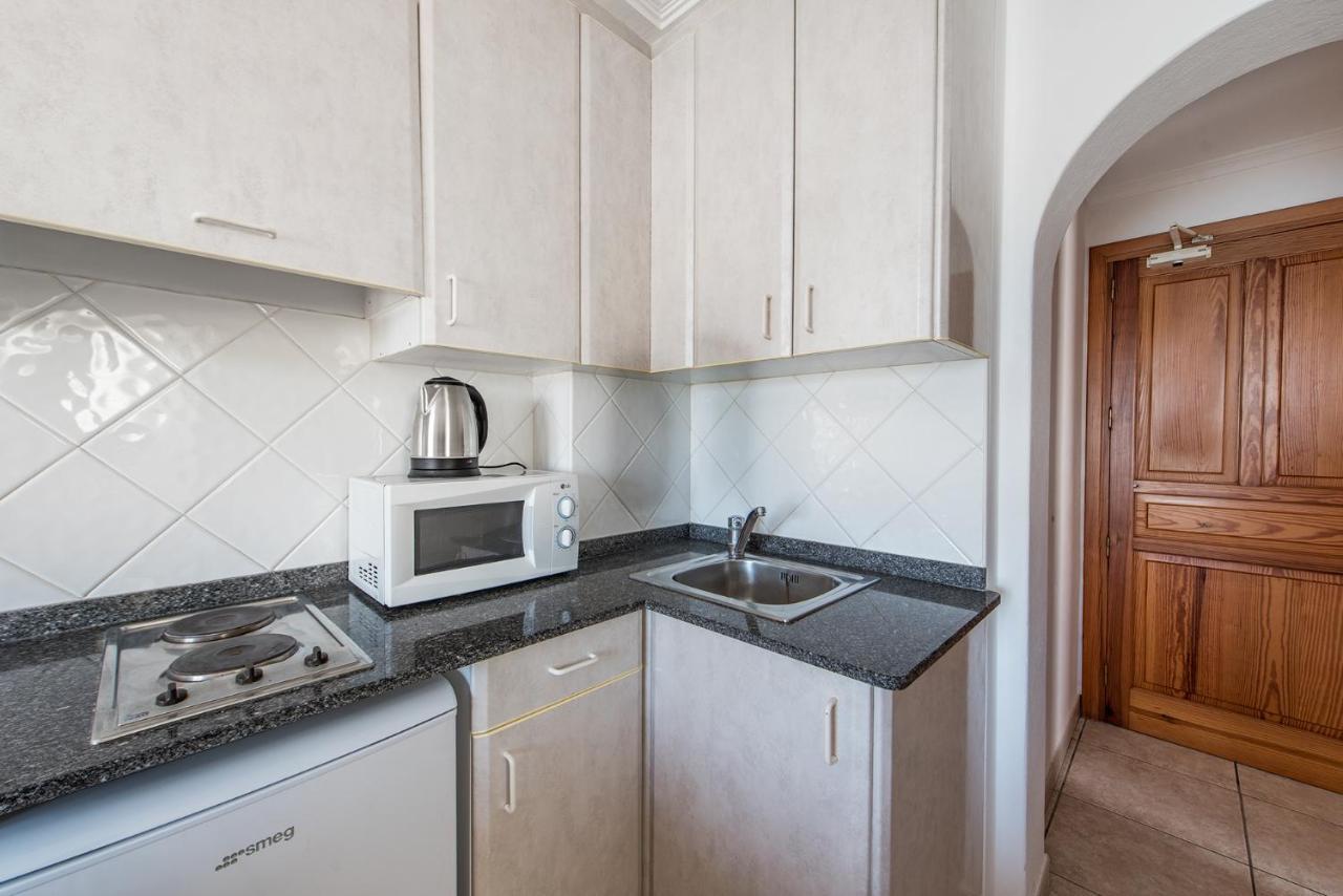 Apartamentos Es Cane Es Cana Eksteriør bilde