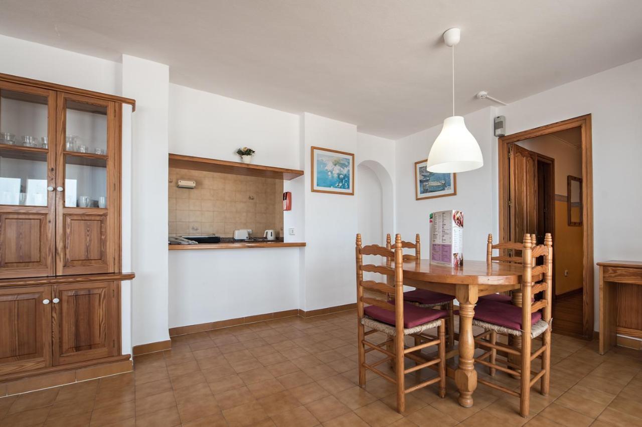 Apartamentos Es Cane Es Cana Eksteriør bilde